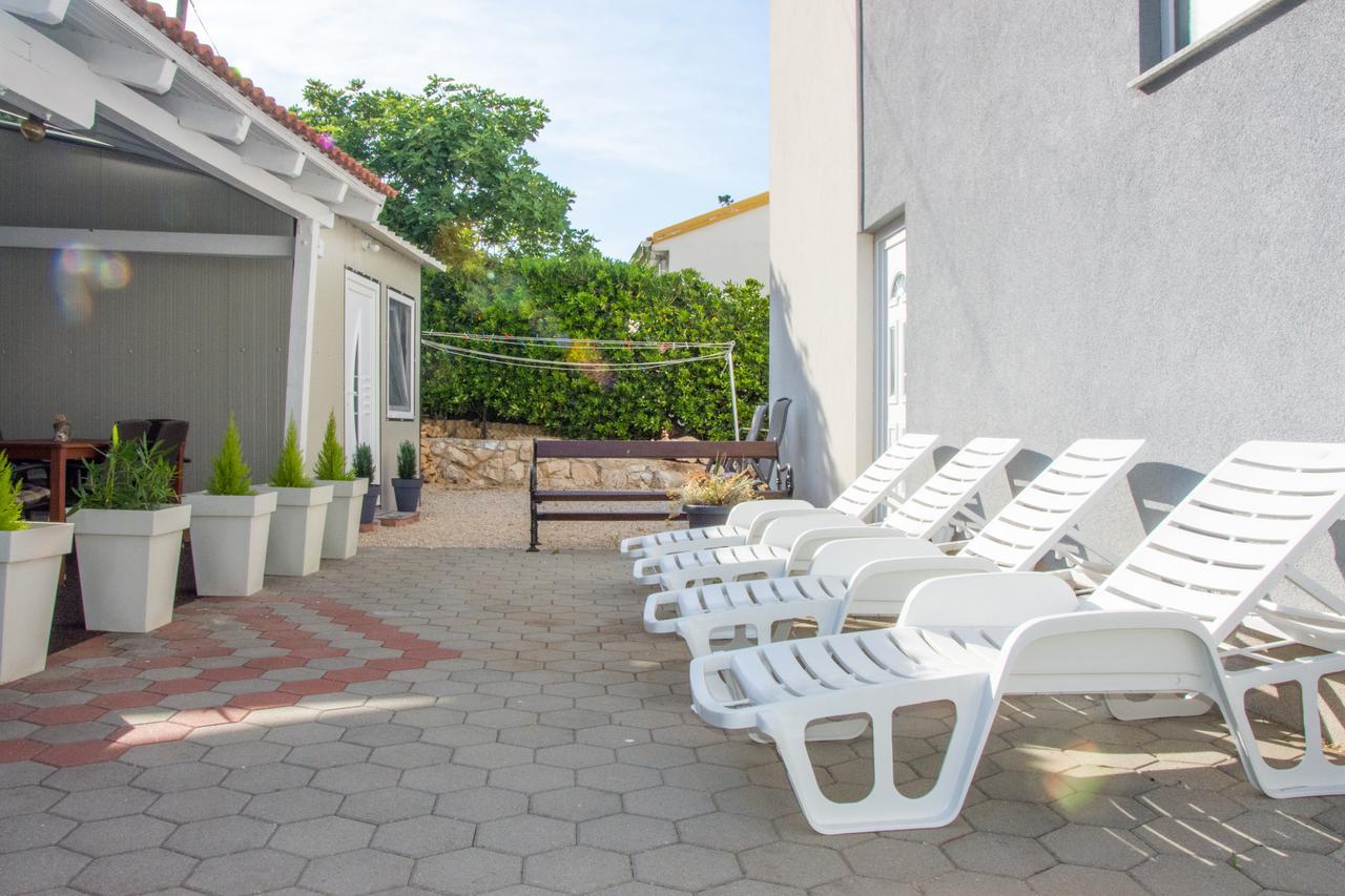 Apartments Sv. Jelena 2 Паг Экстерьер фото